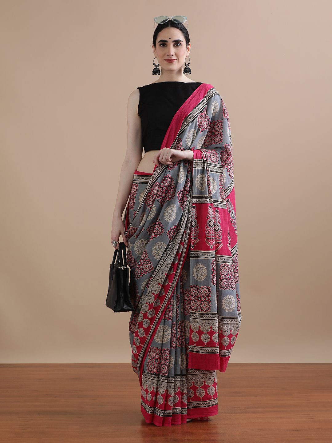 

Jaipur Kurti Ethnic Motifs Printed Pure Cotton Saree, Grey