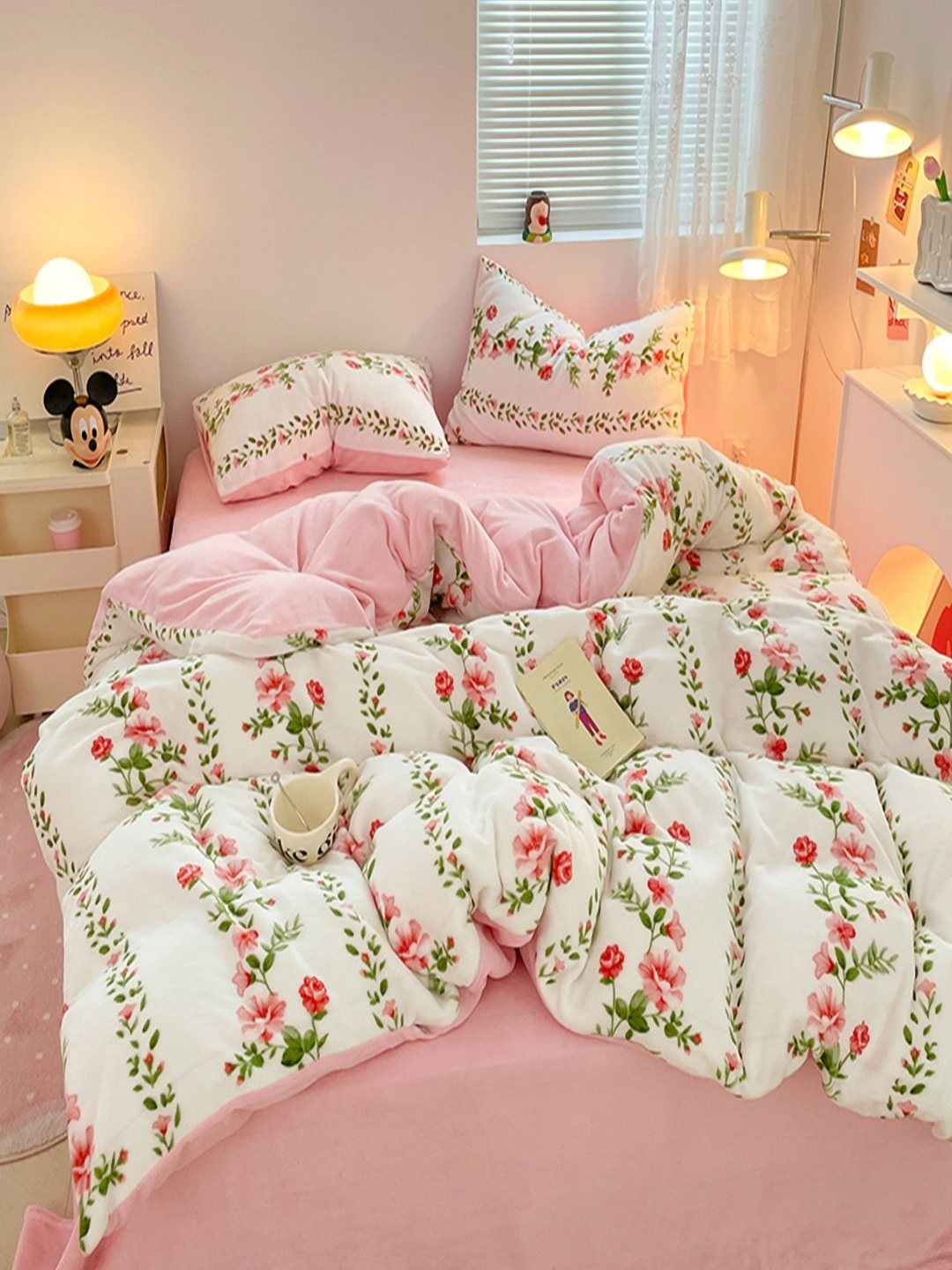 

JC HOME Pink & White Floral Polycotton 4 Piece Double Queen Regular Bedding Set