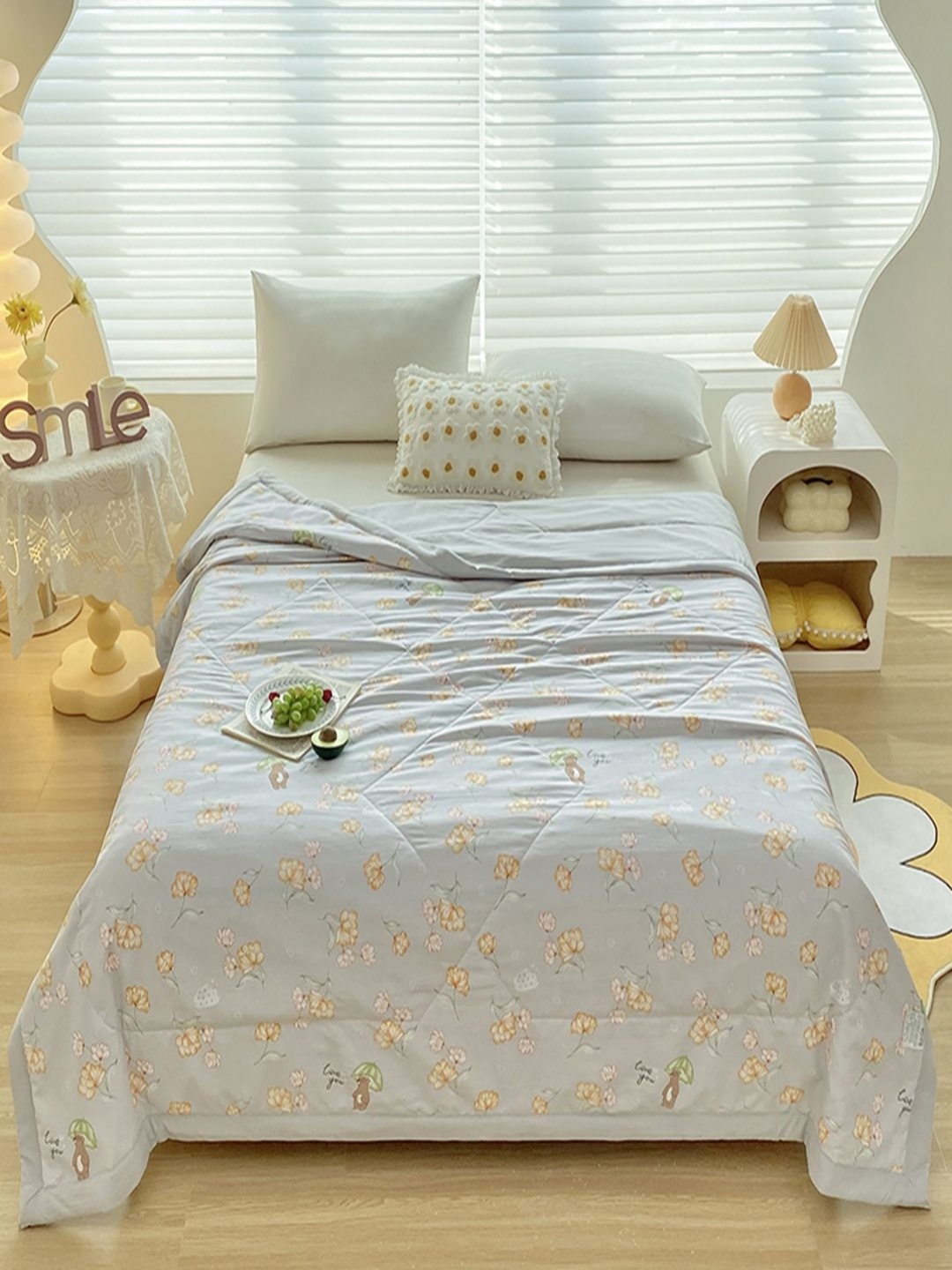 

JC HOME Grey & Yellow Floral AC Room 300 GSM Double Bed Quilt