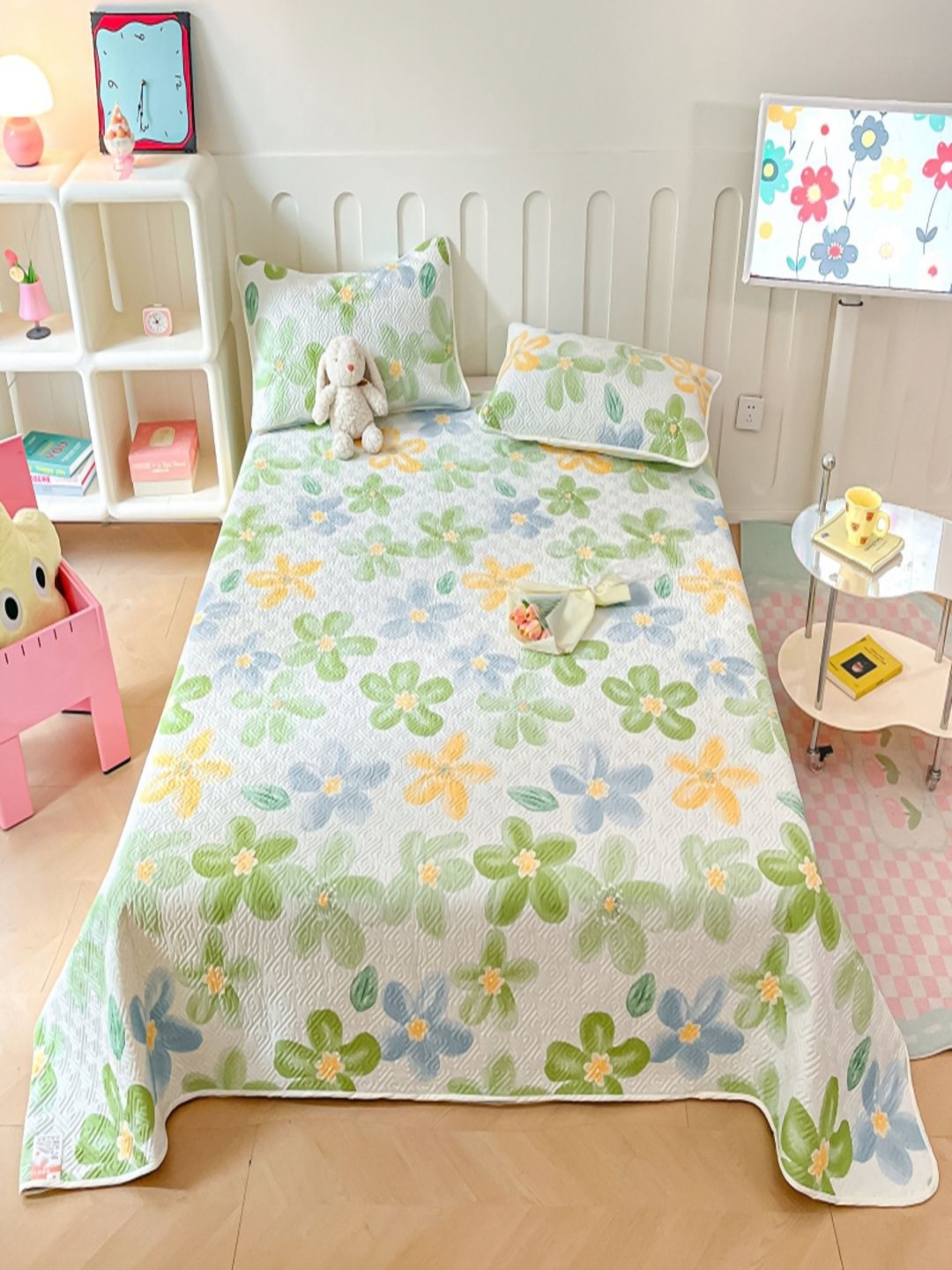 

JC HOME White & Green Floral Printed Pure Cotton 240TC Queen Bed Cover With Pillow Covers