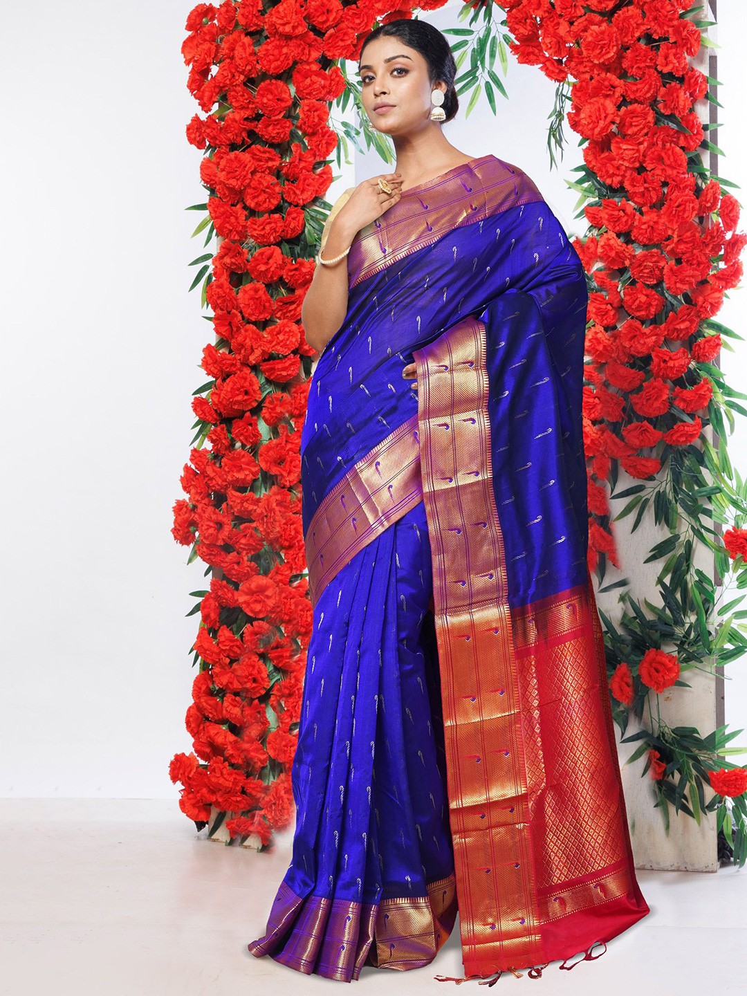 

Unnati Silks Woven Design Silk Cotton Handloom Kanjeevaram Saree, Blue
