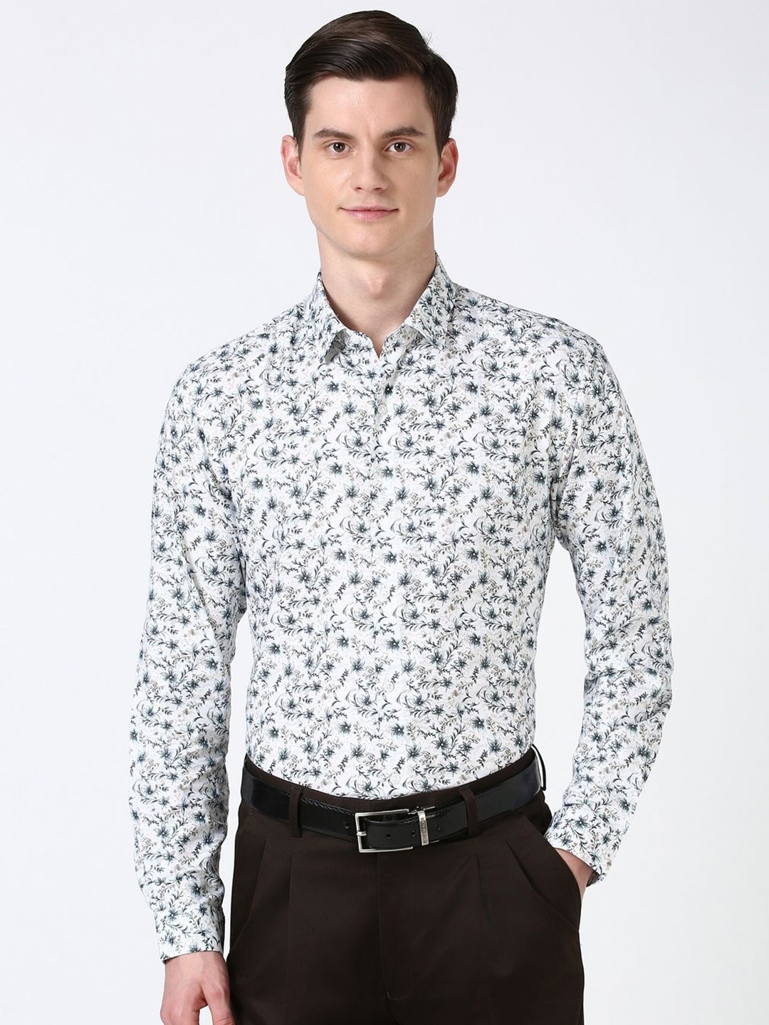 

Peter England Men Spread Collar Floral Printed Cotton Slim Fit Casual Shirt, White