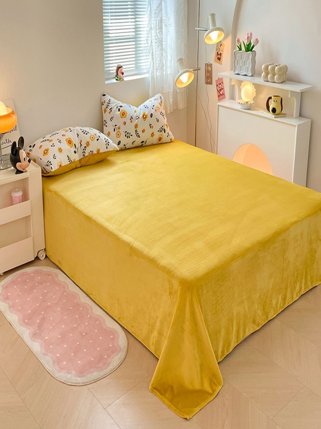 

JC HOME Yellow & White Floral Polycotton 3 Piece Double Queen Regular Bedding Set