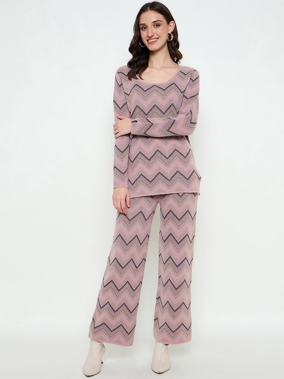 

CREATIVE LINE Self Design Long Sleeves Sweatshirt With Trouser, Pink