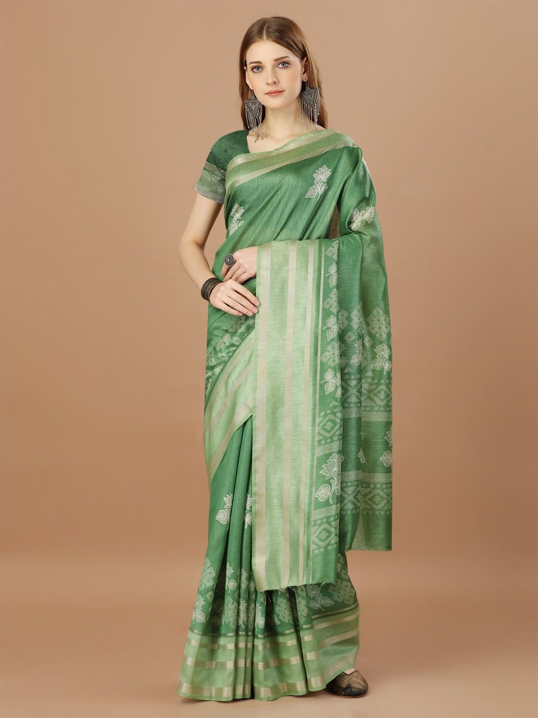 

DIVASTRI Ajrak Printed Woven Design Zari Pure Silk Saree, Green