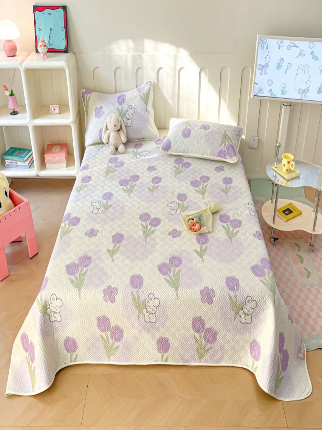 

JC HOME White & Green Floral Printed 240TC Pure Cotton Queen Bed Cover With Pillow Covers