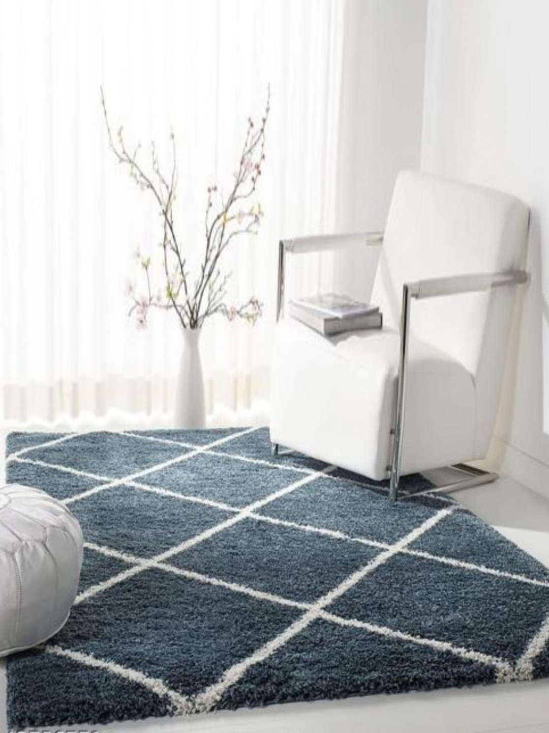 

Samjeeda Handloom carpets Red Geometric Anti-Skid Woollen Carpet