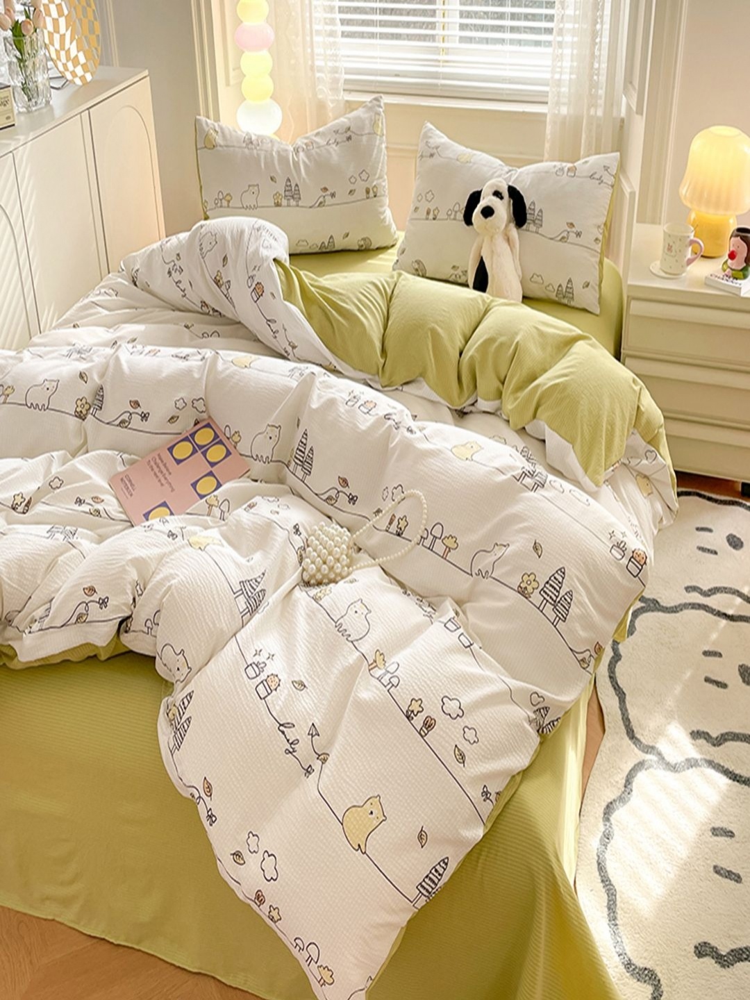 

JC HOME Green & White Cartoon Characters 3 Piece Double King Regular Bedding Set