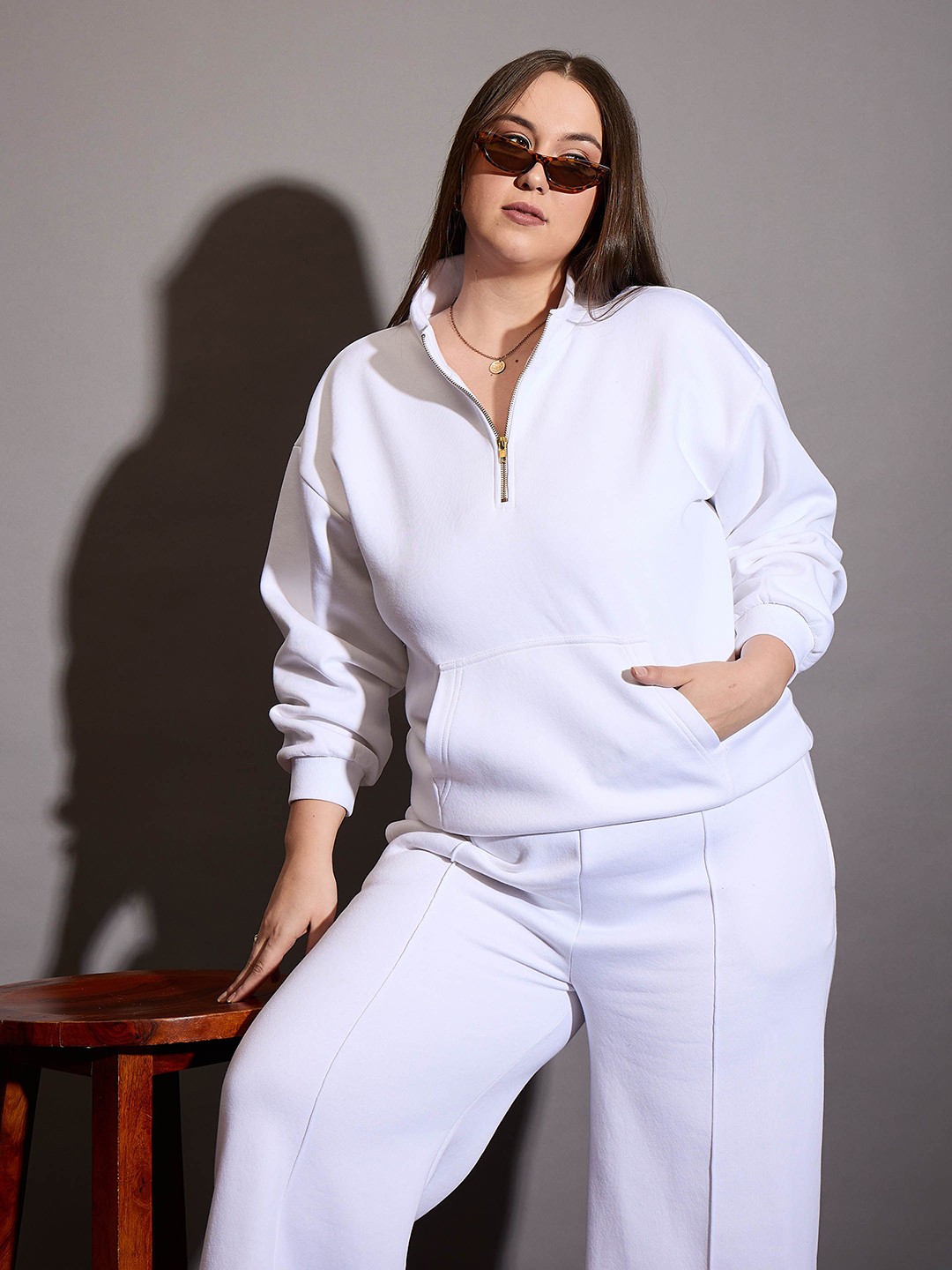

SASSAFRAS Curve Women Half Zipper Long Sleeves Sweatshirt, White