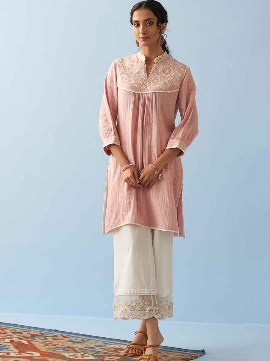 

Lakshita Floral Embroidered Cotton Straight Kurta, Pink