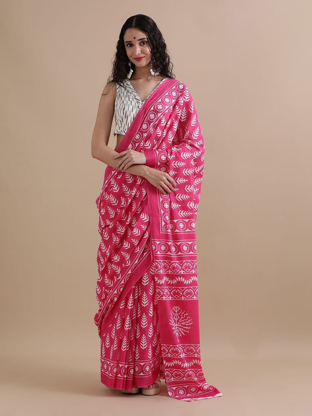 

Jaipur Kurti Pure Cotton Ajrak Printed Saree, Pink