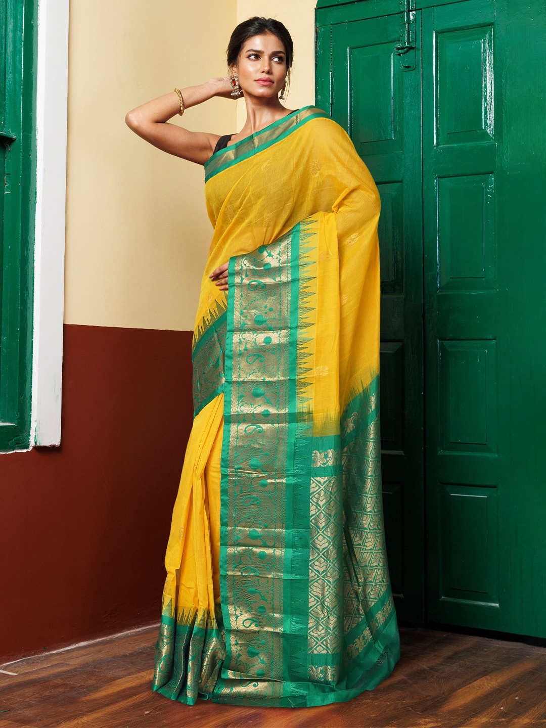 

Unnati Silks Woven Design Pure Cotton Handloom Gadwal Saree, Yellow