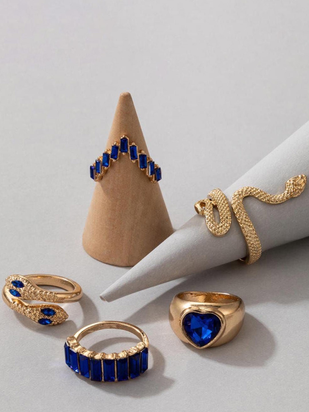 

YU FASHIONS Pack Of 5 Gold-Plated Crystal Snake Heart Ring