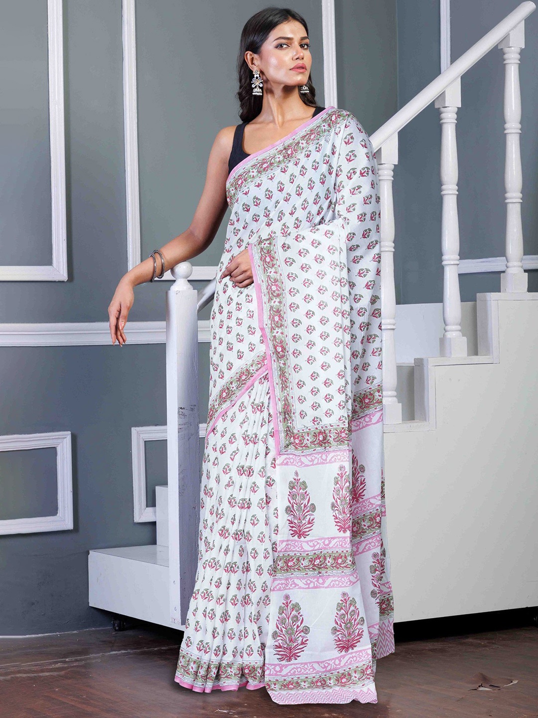 

Unnati Silks Pure Cotton Handloom Block Print Saree, White