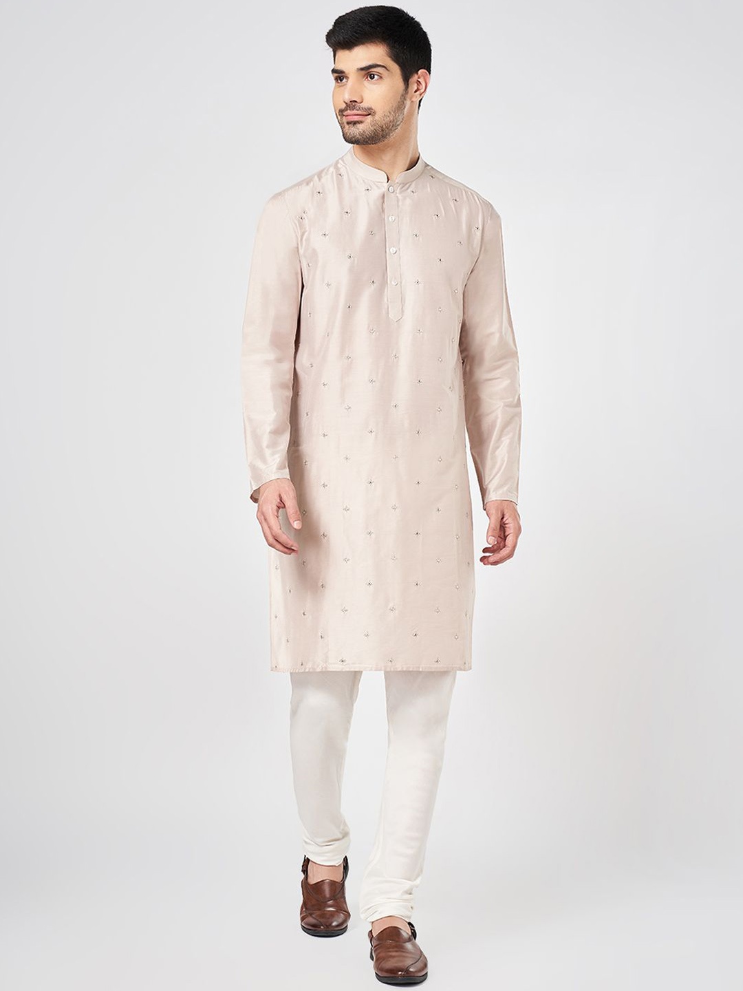 

indus route by Pantaloons Floral Embroidered Mandarin Collar Mirror Work Straight Kurta, White