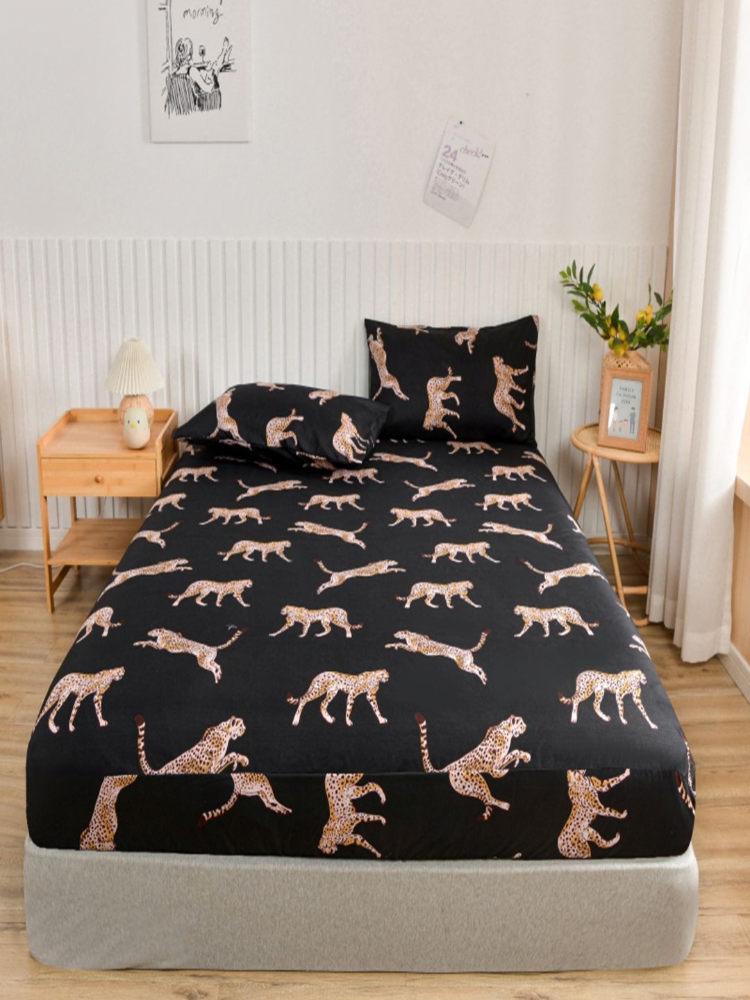 

JC HOME Black & Orange Colored Cheetah Printed 140 TC Fitted Queen Bedsheet Set 2 x 1.5 m