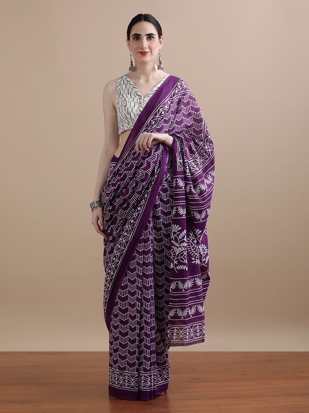 

Jaipur Kurti Geometric Printed Pure Cotton Saree, Purple