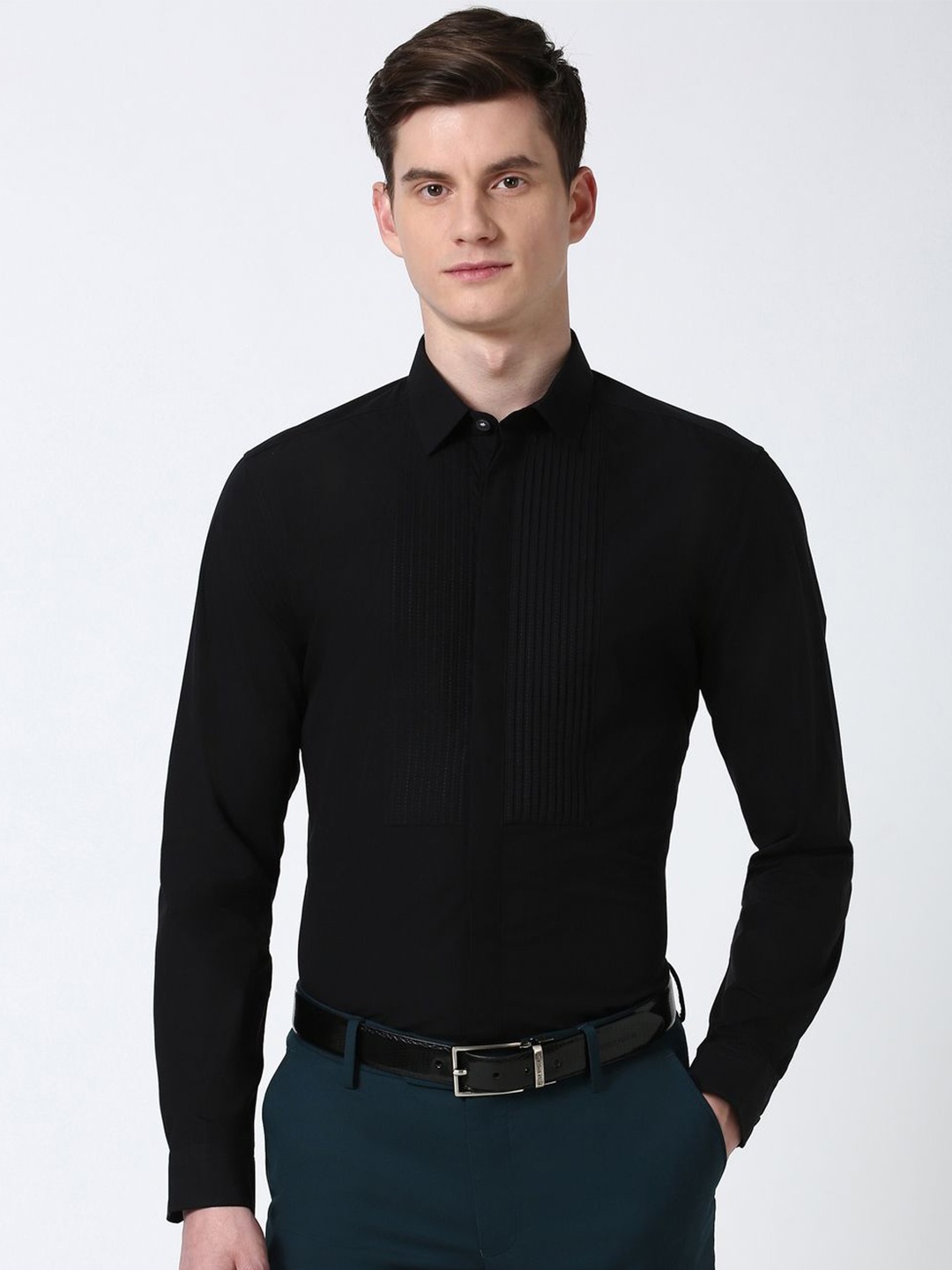 

Peter England Elite Men Spread Collar Solid Cotton Slim Fit Formal Shirt, Black