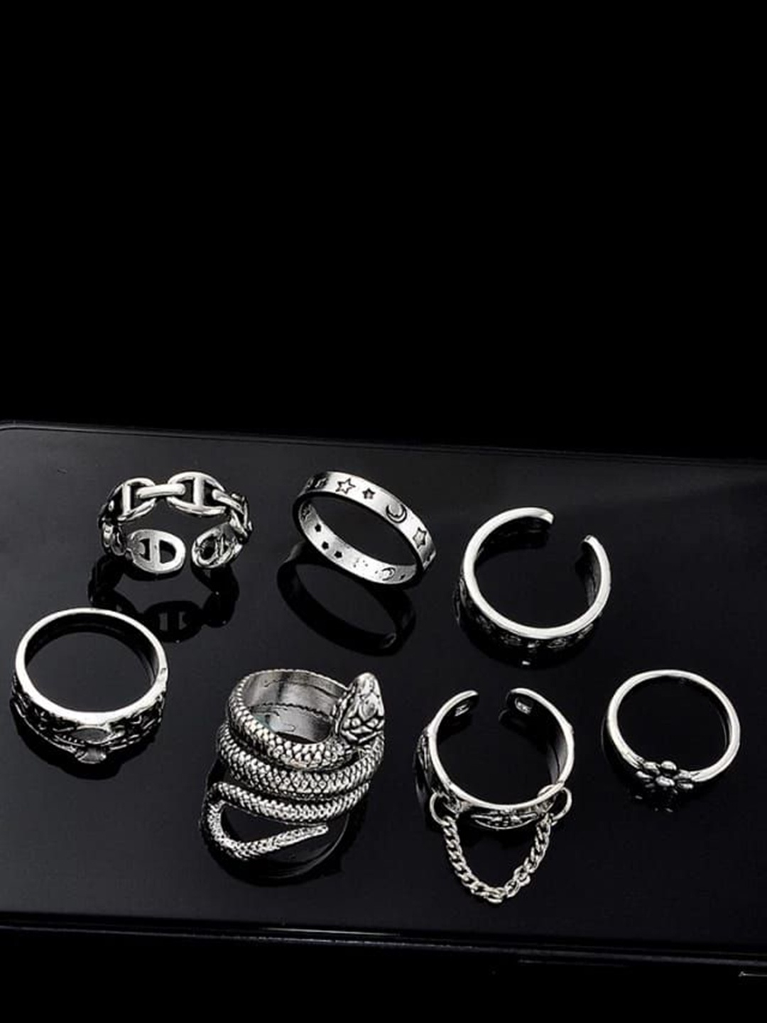 

YU FASHIONS Pack Of 7 Silver Plated Finger Rings