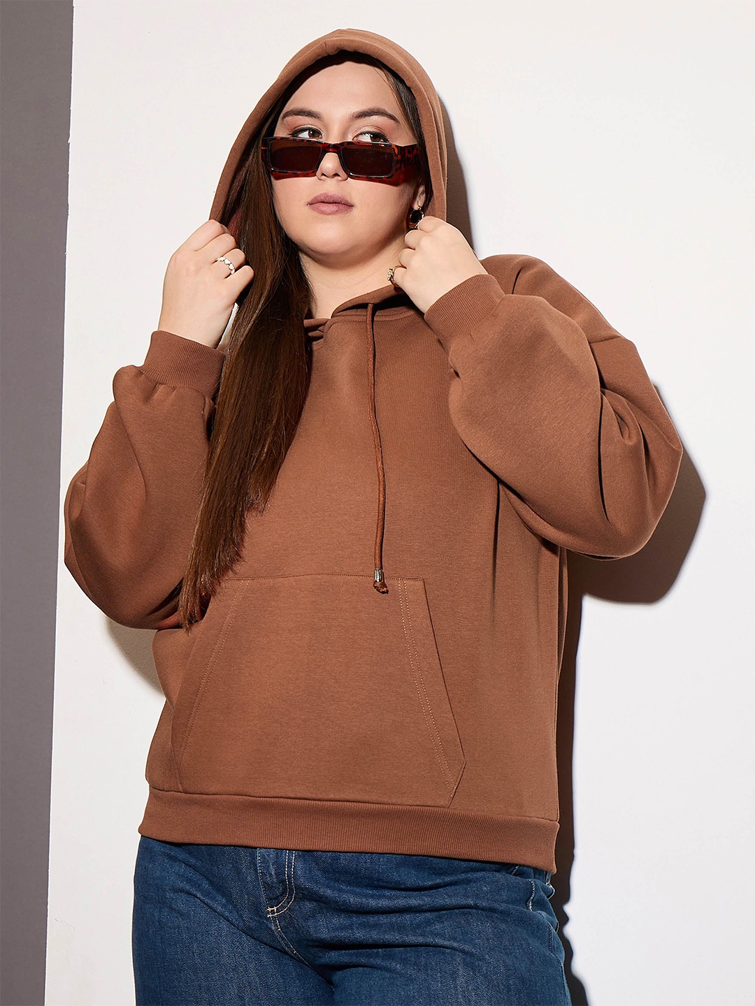 

SASSAFRAS Curve Women Plus Size Hooded Pullover Sweatshirt, Brown