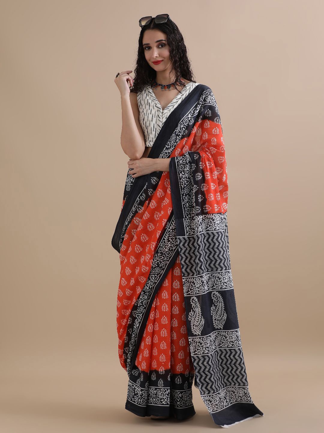 

Jaipur Kurti Mulmul Cotton Paisley Printed Saree, Orange