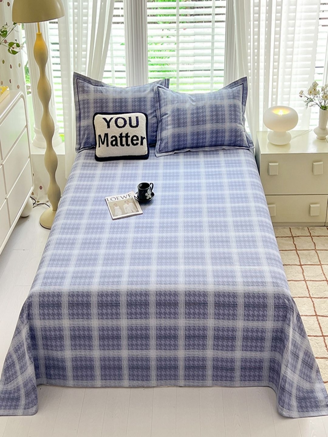 

JC HOME Blue & White Geometric King Bedsheet with 2 Pillow Covers