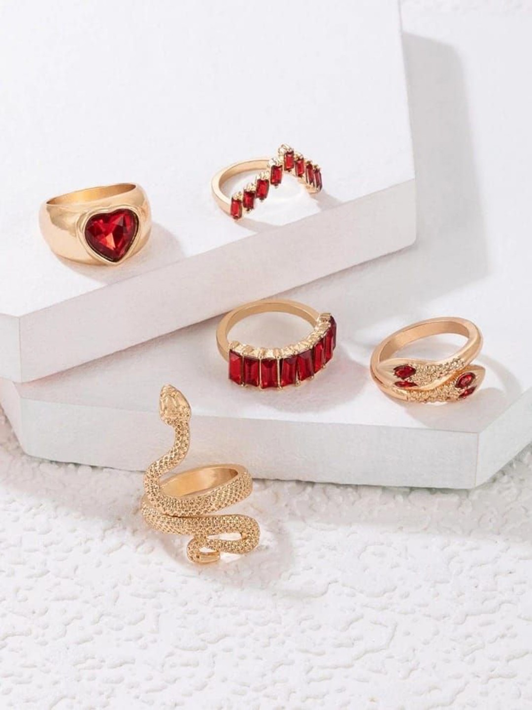 

YU FASHIONS Pack Of 5 Gold-Plated Rhinestone Studded Finger Ring