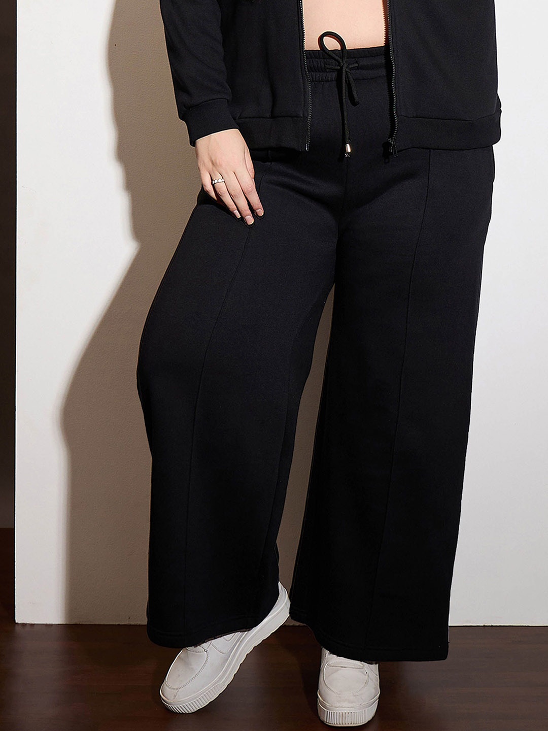 

SASSAFRAS Curve Women Plus Size Mid-Rise Track Pants, Black