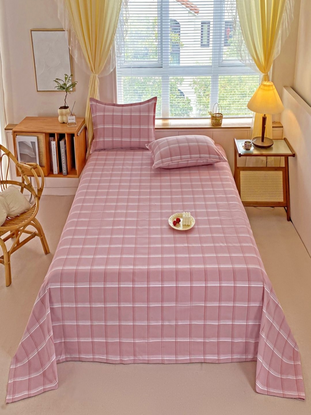 

JC HOME Pink & White Geometric Queen Bedsheet with 2 Pillow Covers