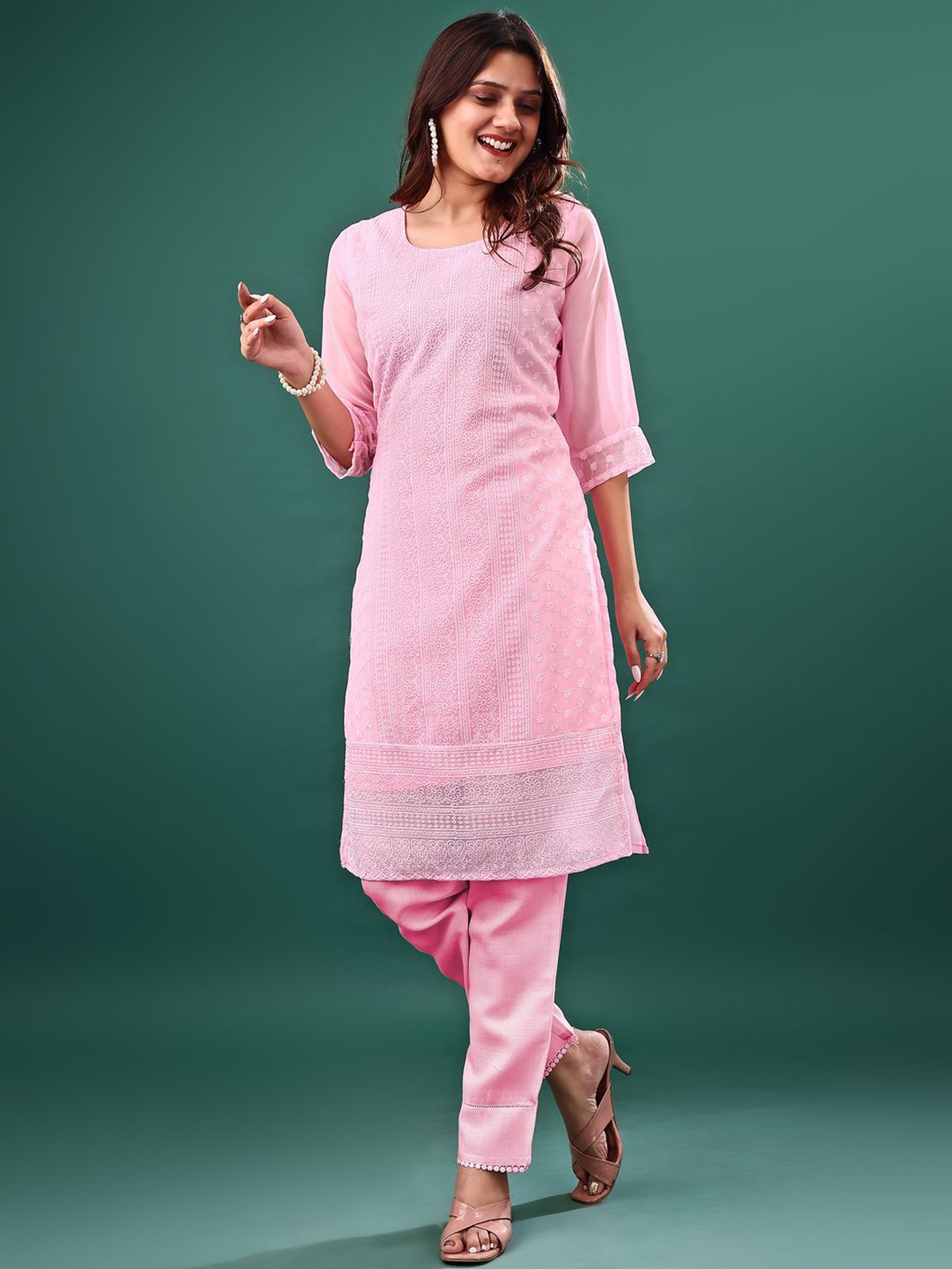 

KAYRAAH Women Pure Georgette Embroidered Straight Kurta, Pink