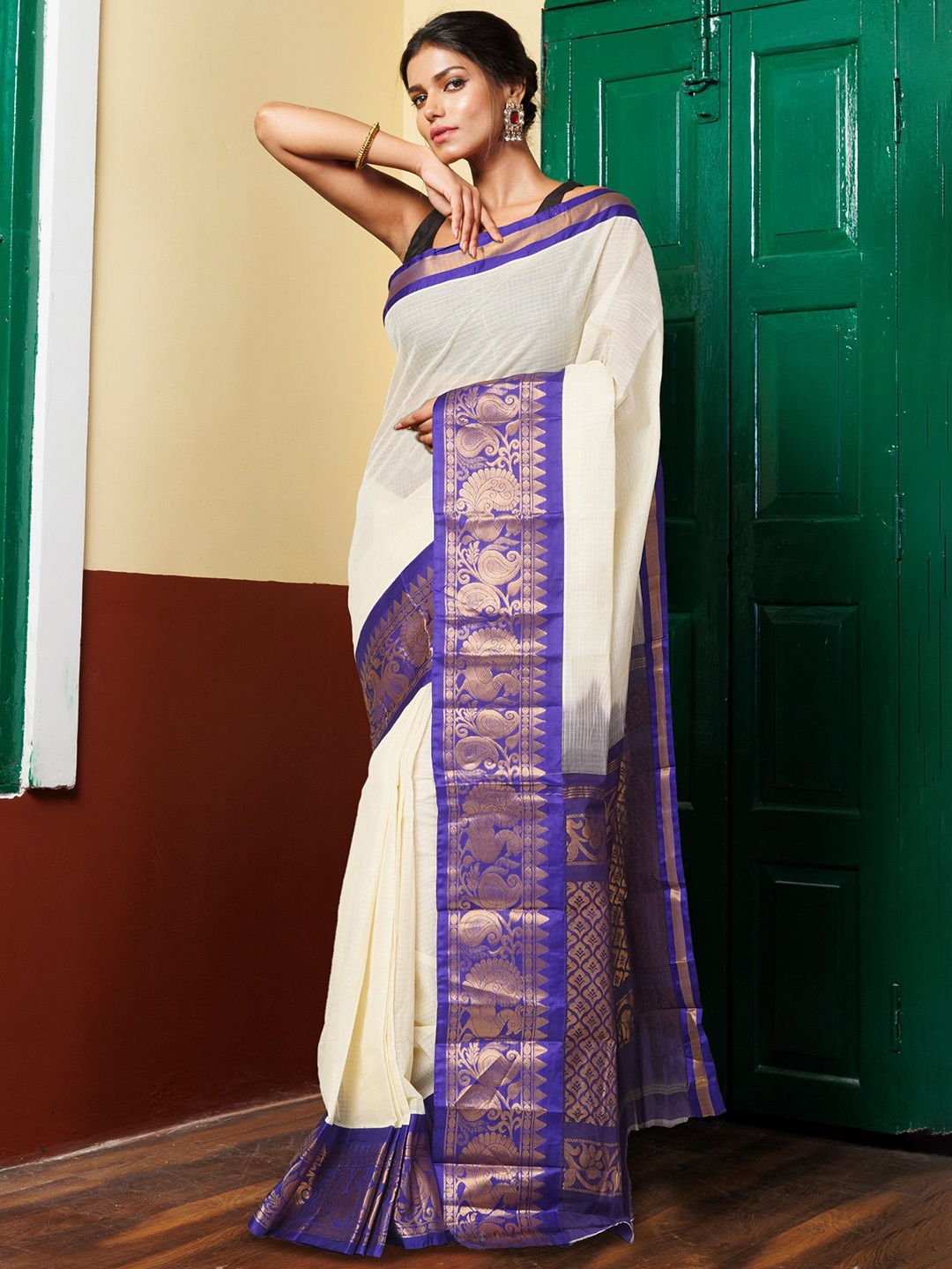 

Unnati Silks Handloom Gadwal Pure Cotton Saree, Cream