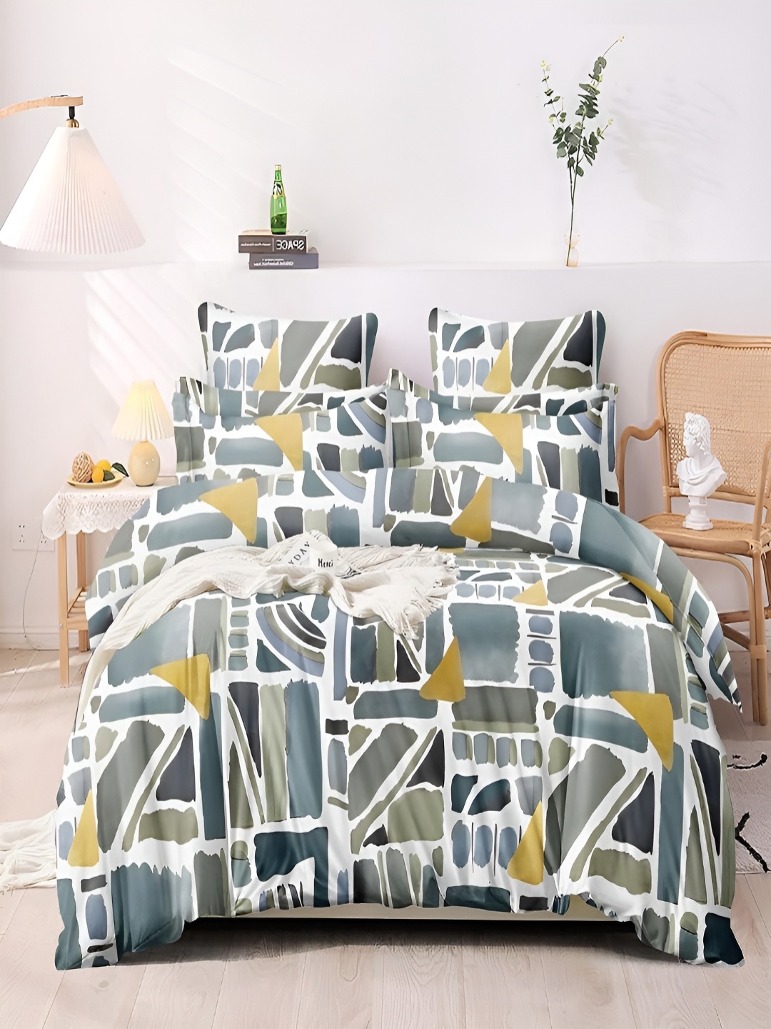 

RRC Grey & Green Abstract Printed Microfiber Cotton Duvet Cover