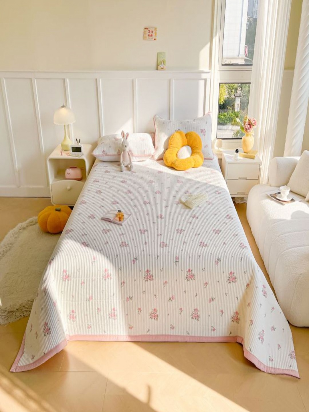 

JC HOME Pink & White 3 Pieces Floral Printed Bed Covers Set