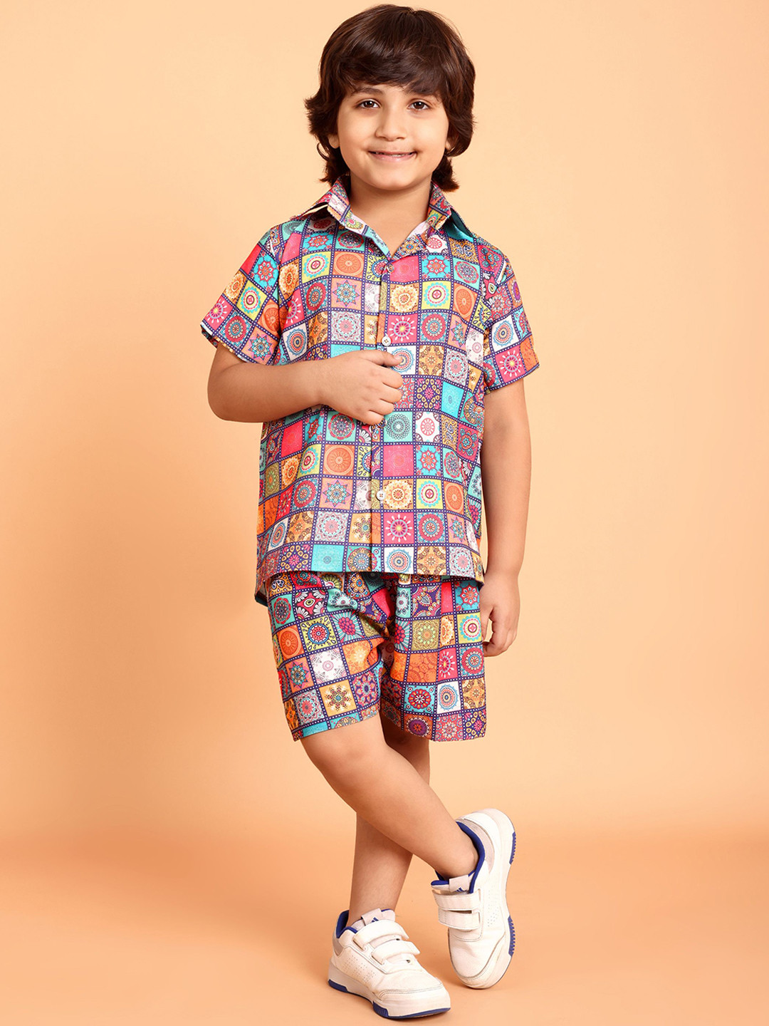 

TILISM Geometric Printed Shirt Collar Short Sleeves Pure Cotton Shirt With Shorts, Pink