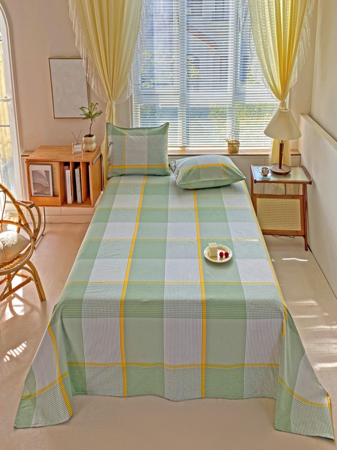 

JC HOME Green & Yellow Geometric Cotton 230 TC Double Queen Bedsheet Set-2 m x 2.3 m