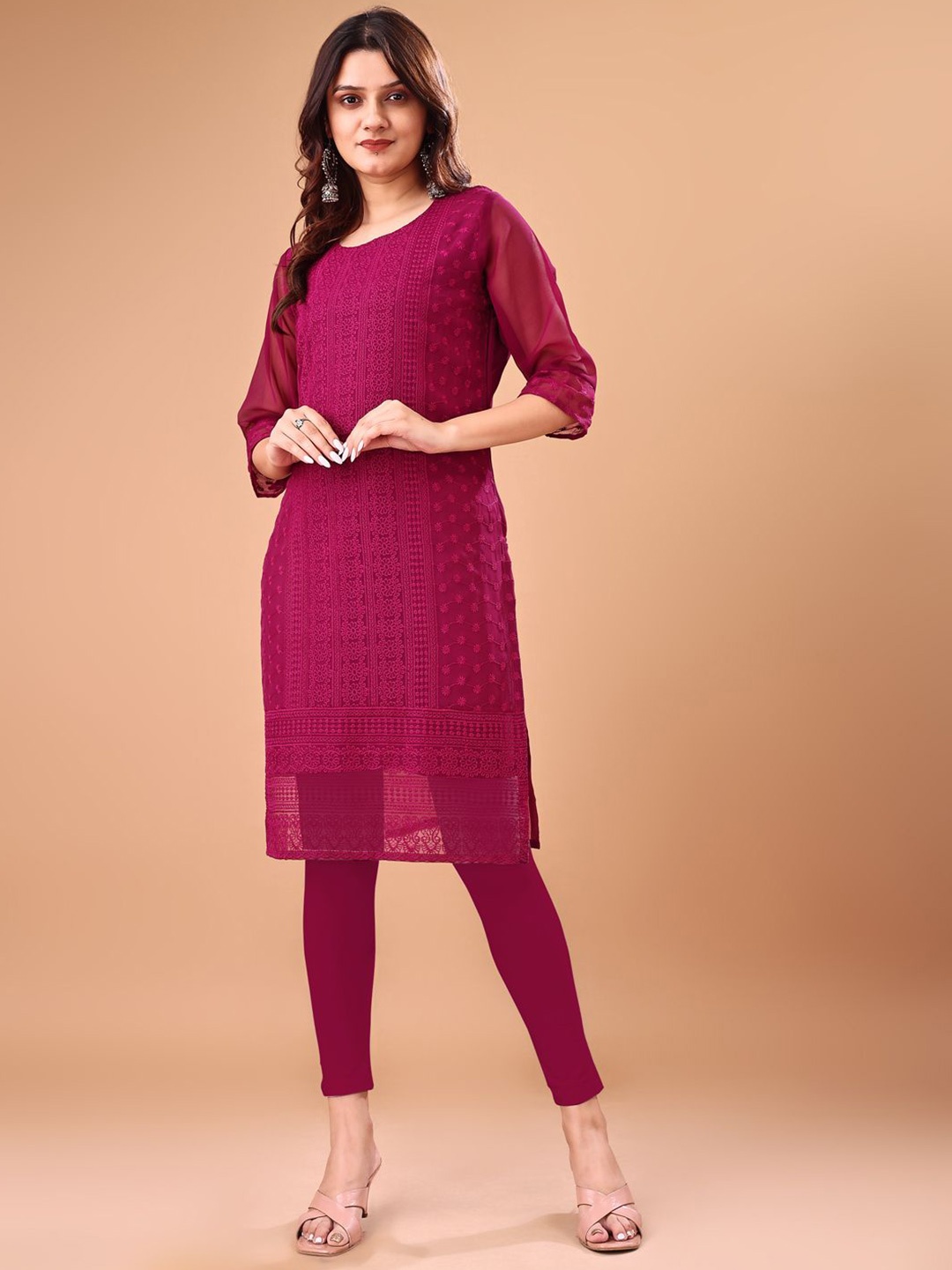 

KAYRAAH Women Embroidered Georgette Straight Kurta, Purple