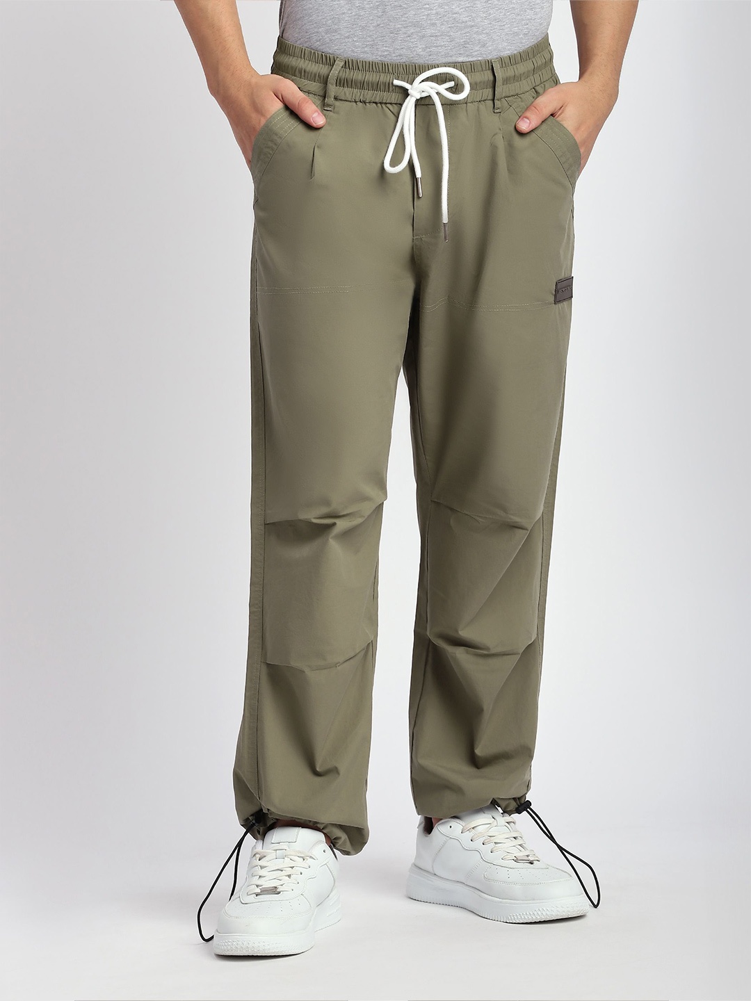 

Beyoung Men Regular Fit Mid-Rise Cotton Trousers, Khaki