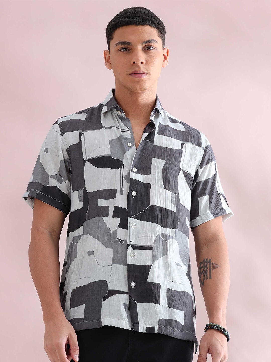 

HOUSE OF MAHNOTS Men Relaxed Spread Collar Abstract Printed Casual Shirt, Grey