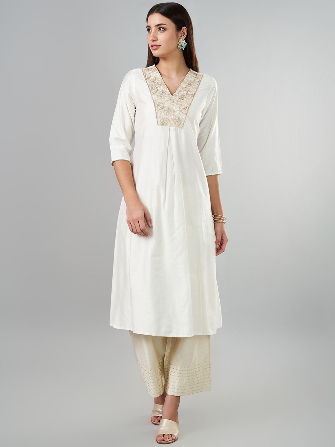 

RANGMANCH BY PANTALOONS Floral Embroidered V-Neck Regular A-Line Kurta, White