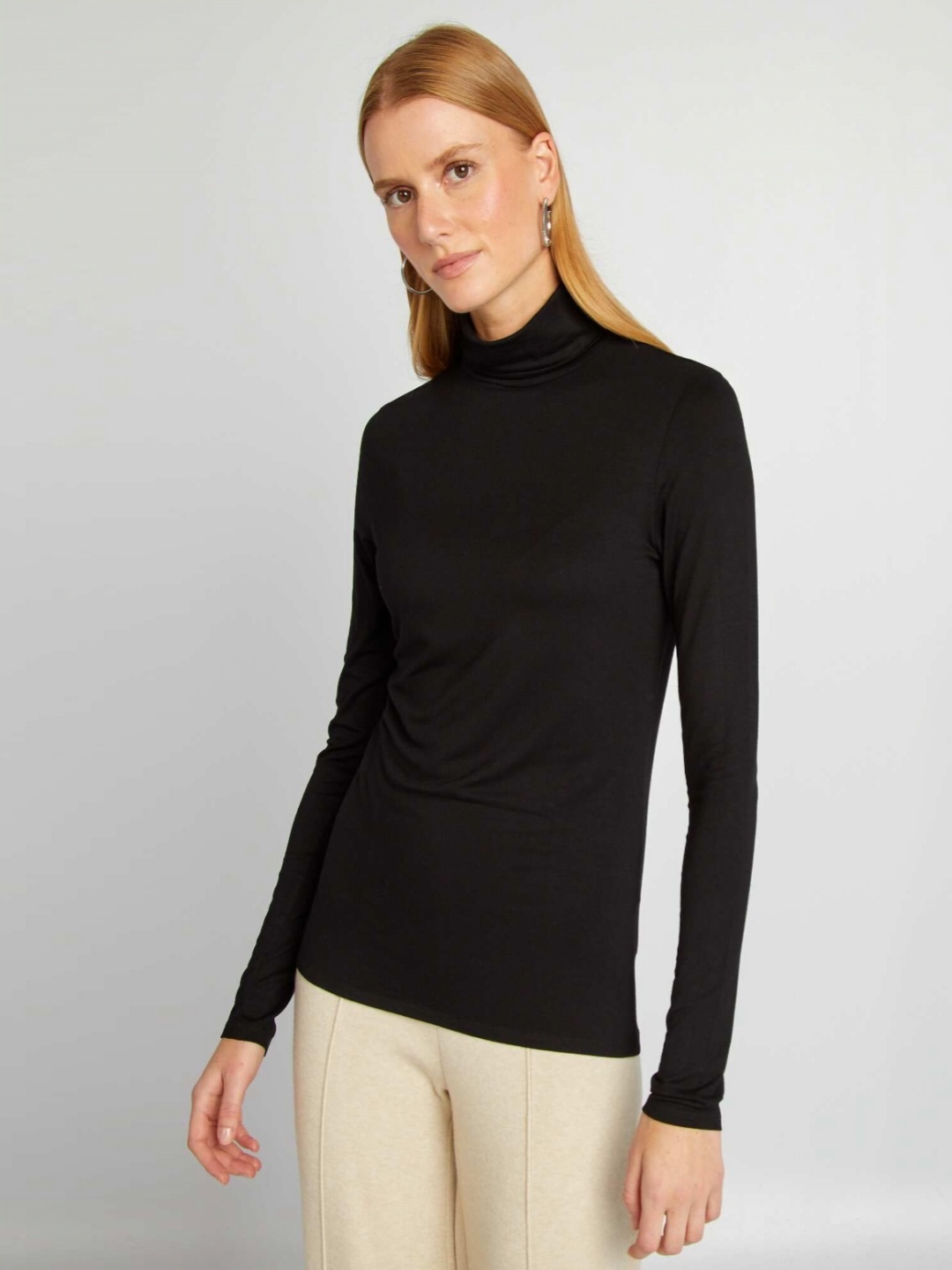 

KIABI Women Solid Turtle Neck T-shirt, Black