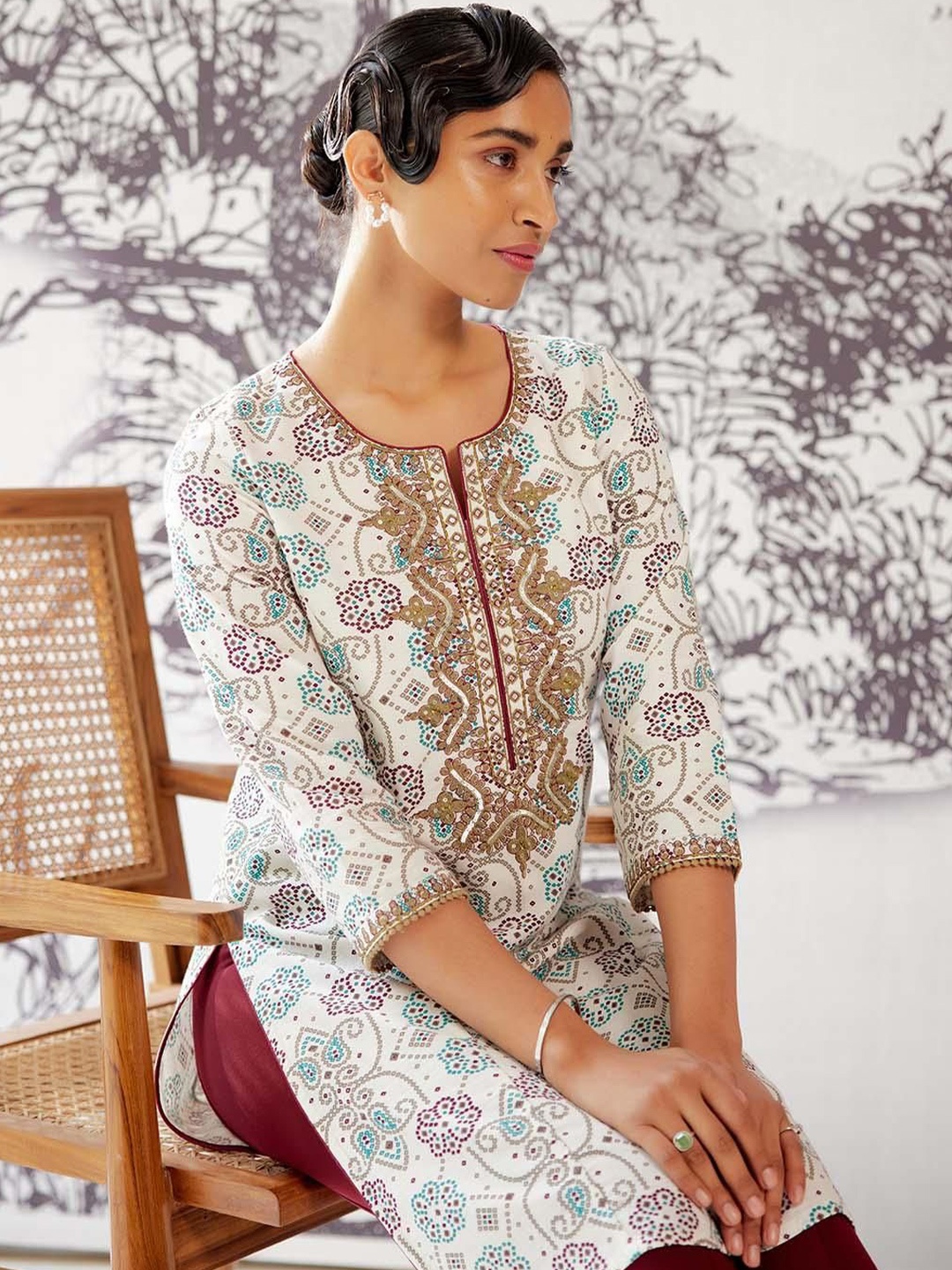 

Lakshita Embroidered Bandhani Printed Cotton Straight Kurta, Off white