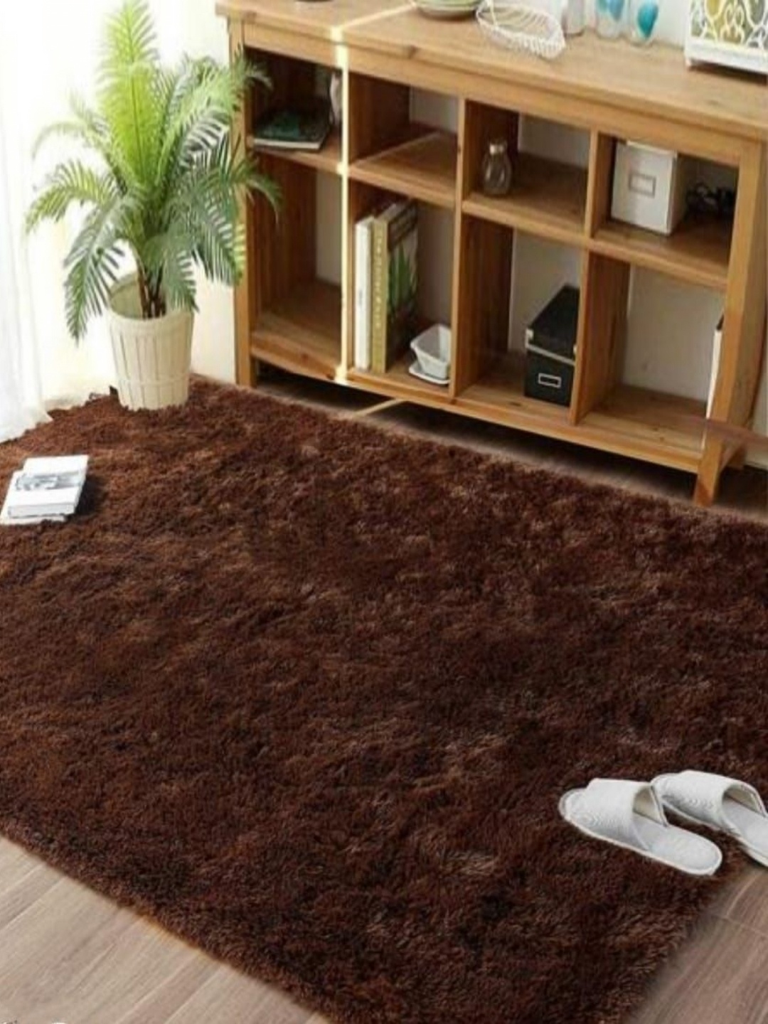 

Samjeeda Handloom carpets Red Geometric Anti-Skid Woollen Carpet
