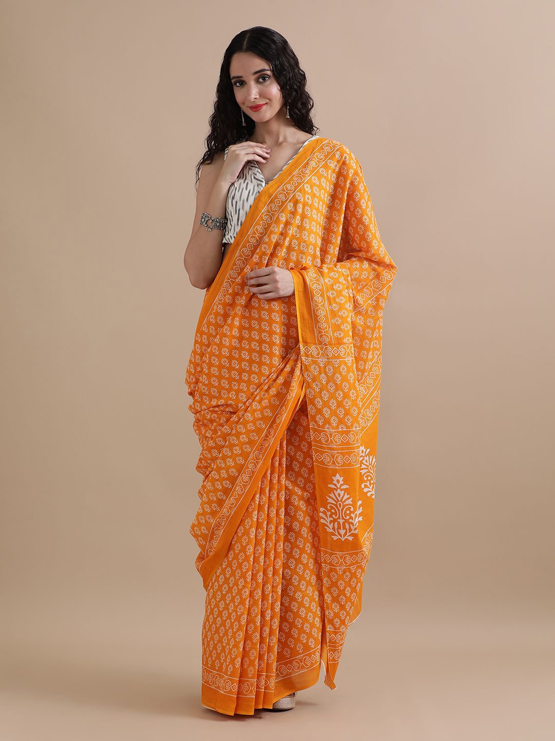 

Jaipur Kurti Floral Printed Pure Cotton Saree, Yellow