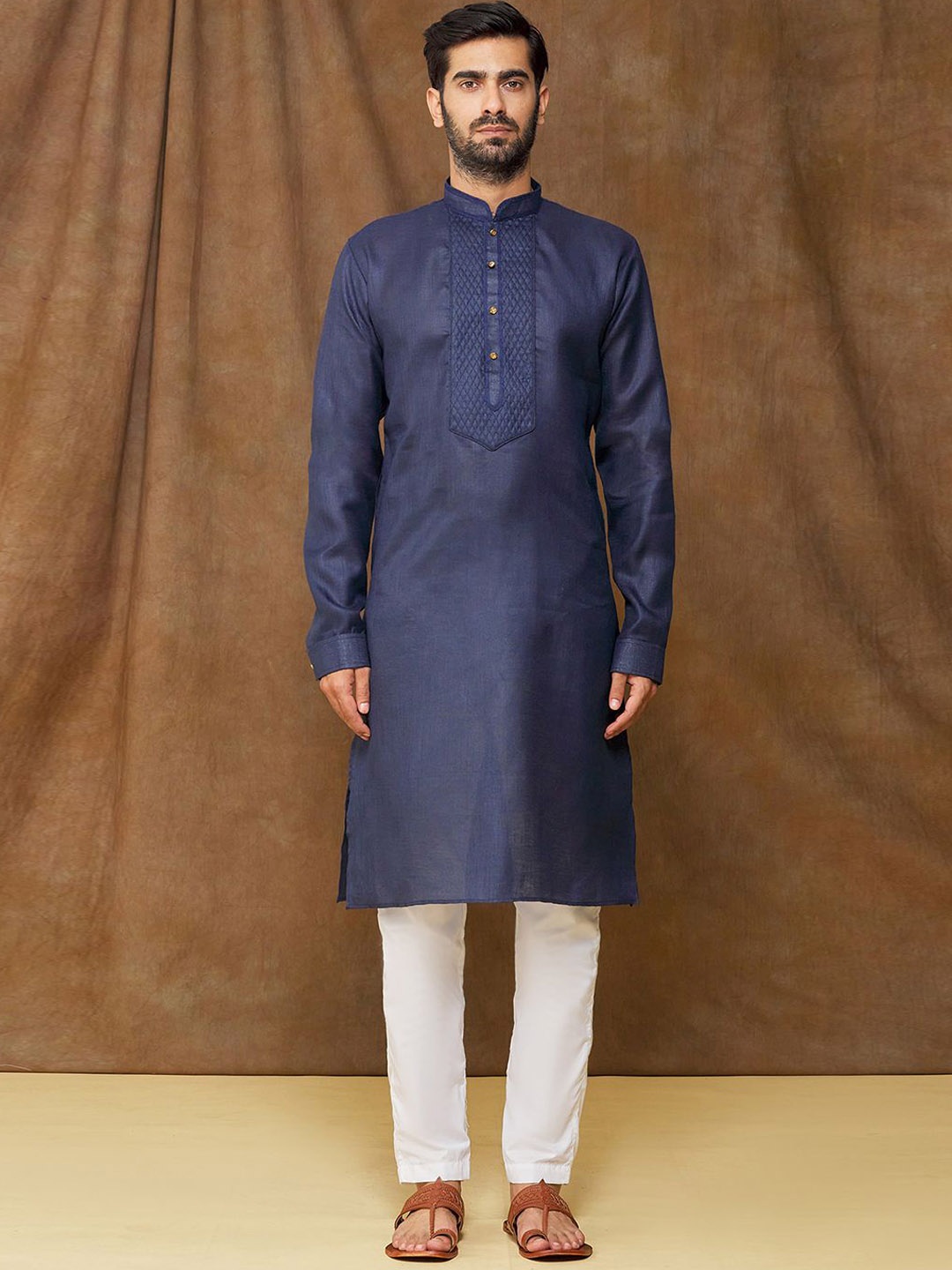 

Samyukta Singhania Mandarin Collar Thread Work Pintuck Straight Kurta with Trousers, Blue