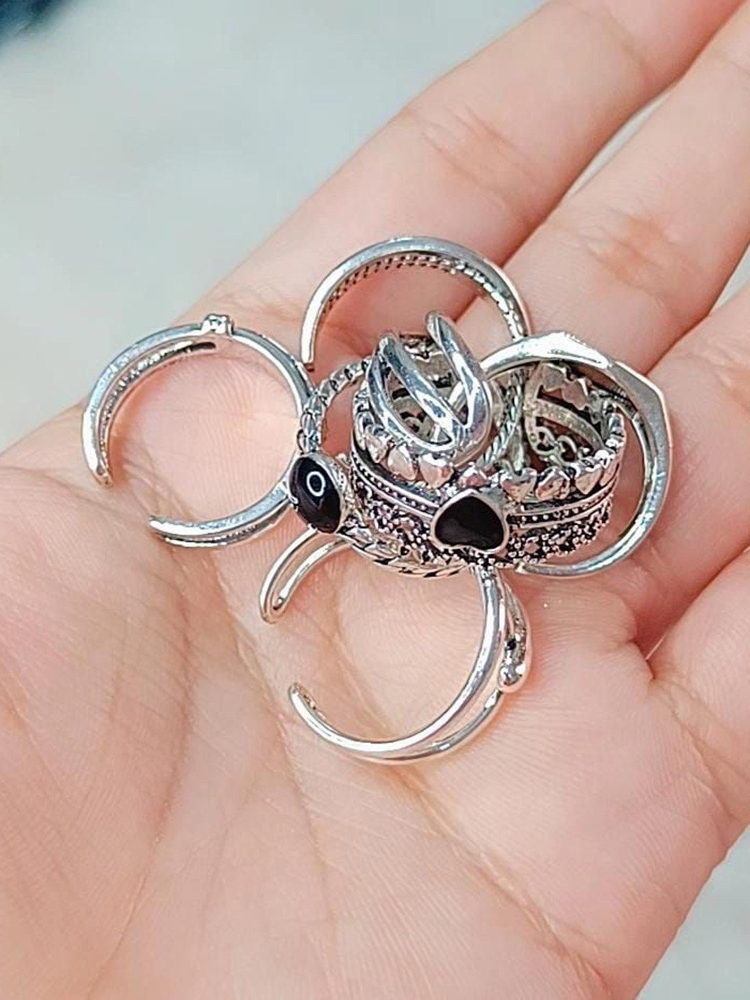 

YU FASHIONS Set Of 7 Silver-Plated Stone-Studded Stainless Steel Finger Rings