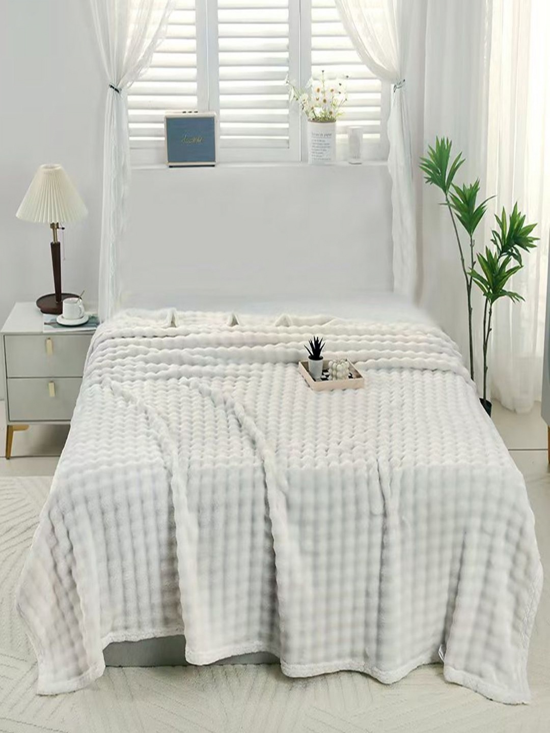 

JC HOME White Geometric AC Room 300 GSM Double Bed Blanket