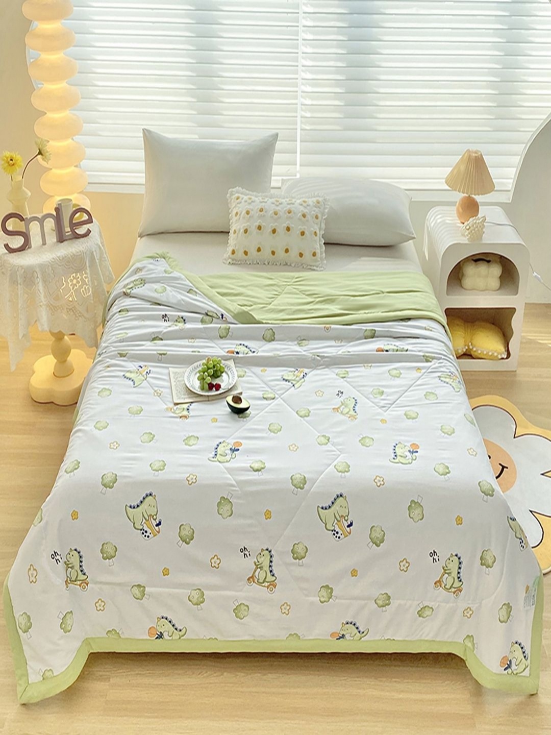 

JC HOME Grey & Orange-Coloured Abstract Printed AC Room 300 GSM Double Bed Quilt