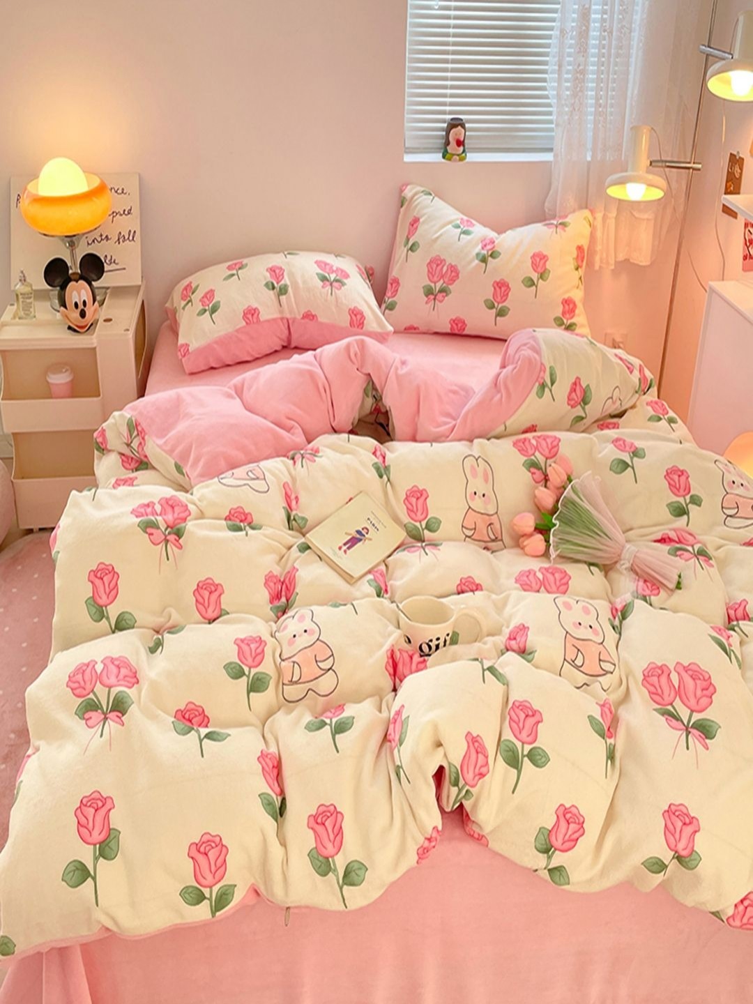 

JC HOME Pink & Green 3 Pcs Floral Printed Double Queen Regular Bedding Set