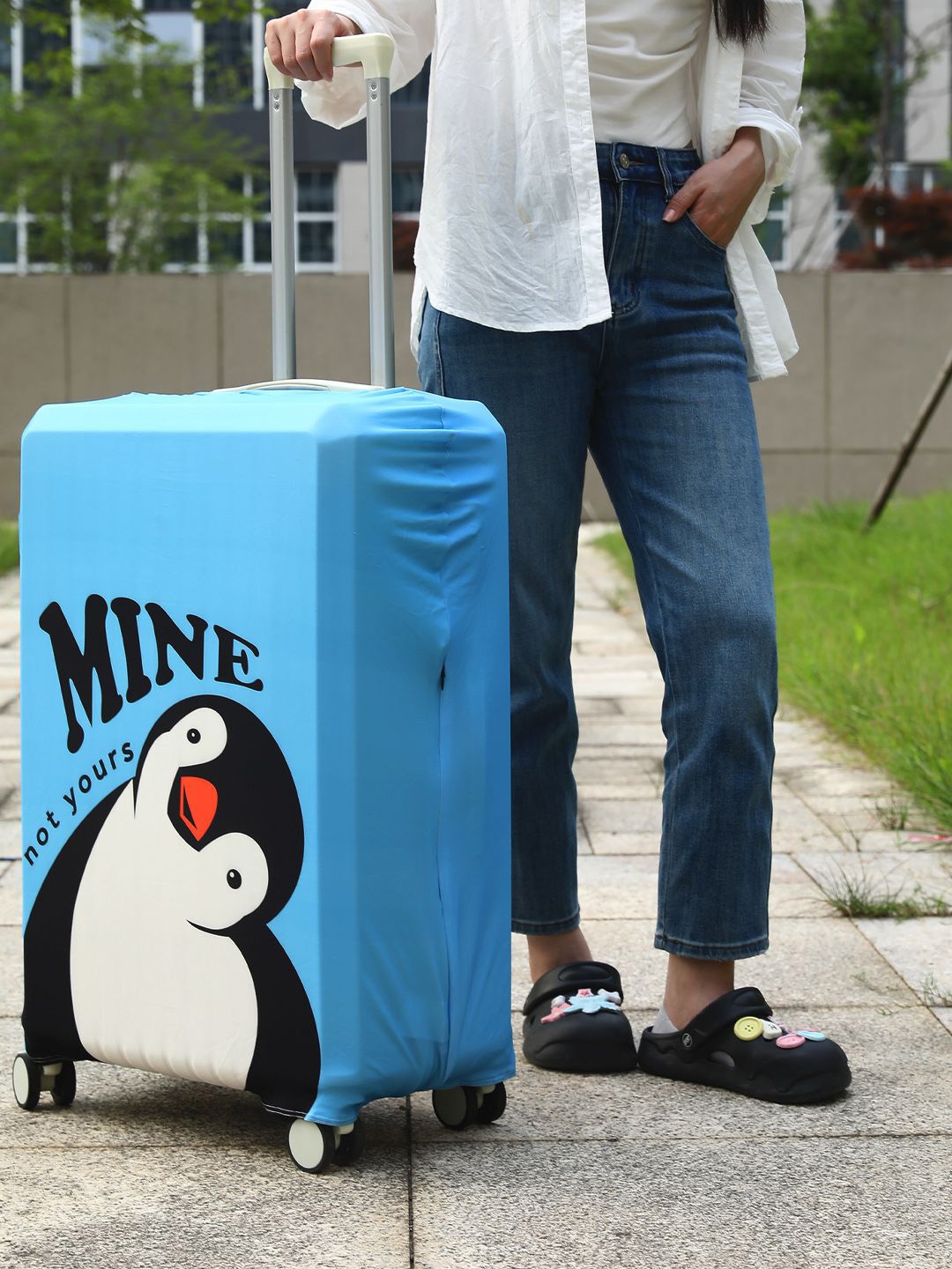 

HOKIPO Graphic Waddling Penguin Printed Medium Trolley Suitcase Cover, Blue