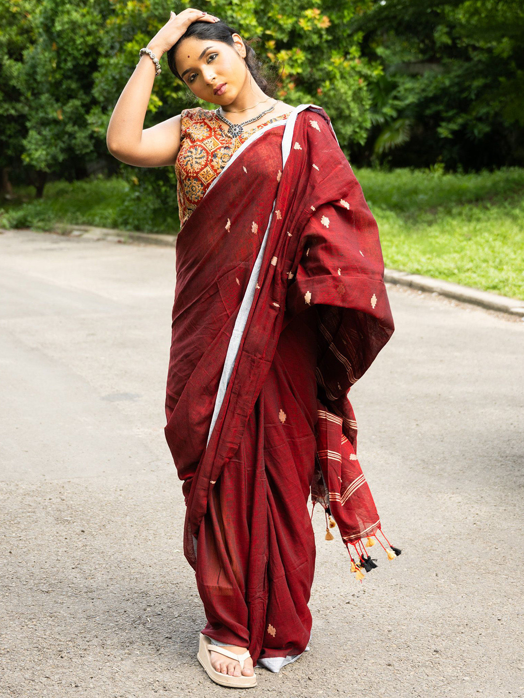 

Uttariya Jamdani Saree, Maroon